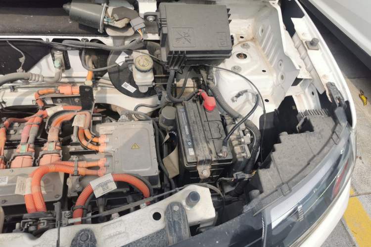 Used Renault E-Nuo 2019 e-Intelligent Model Engine Bay Left