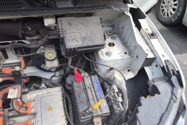 Used Renault E-Nuo 2019 e-Smart Model Engine Bay Left