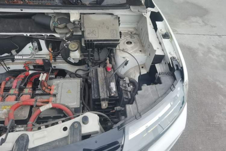 Used Renault E-Nuo 2019 e-Intelligent Model Engine Bay Left