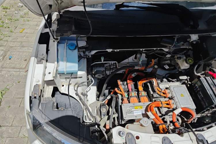 Used Renault E-Nuo 2019 e-Intelligent Model Engine Bay Right