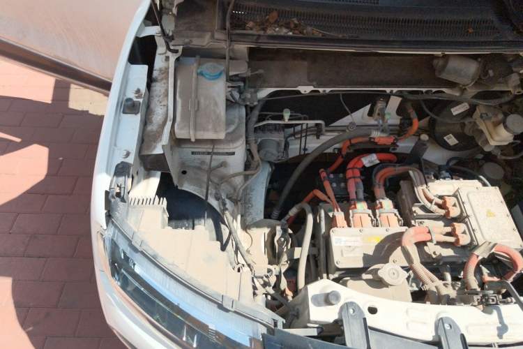 Used Renault E-Nuo 2019 e-Intelligent Model Engine Bay Right