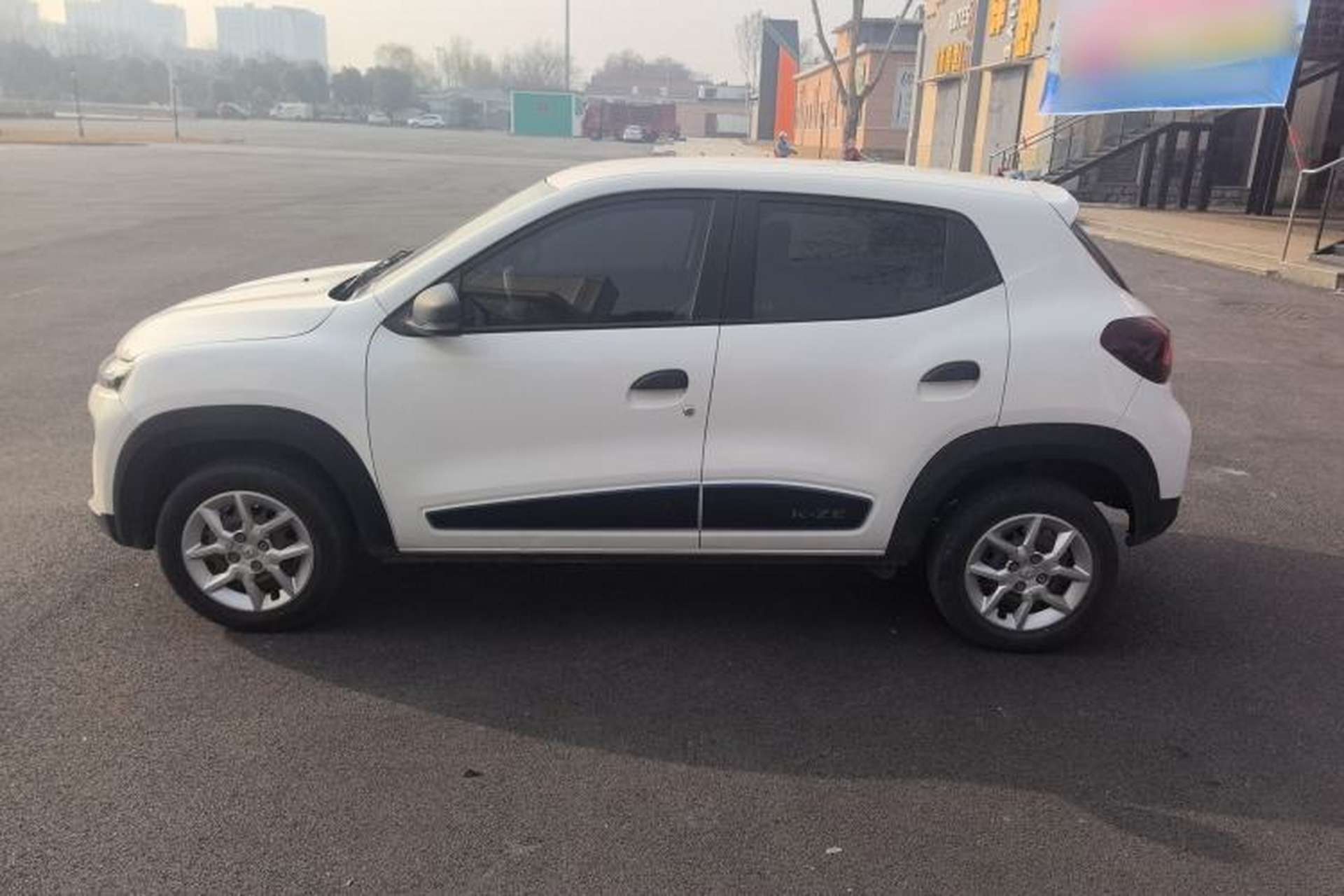 Used Renault E-Nuo 2019 e-Q model Exterior 4
