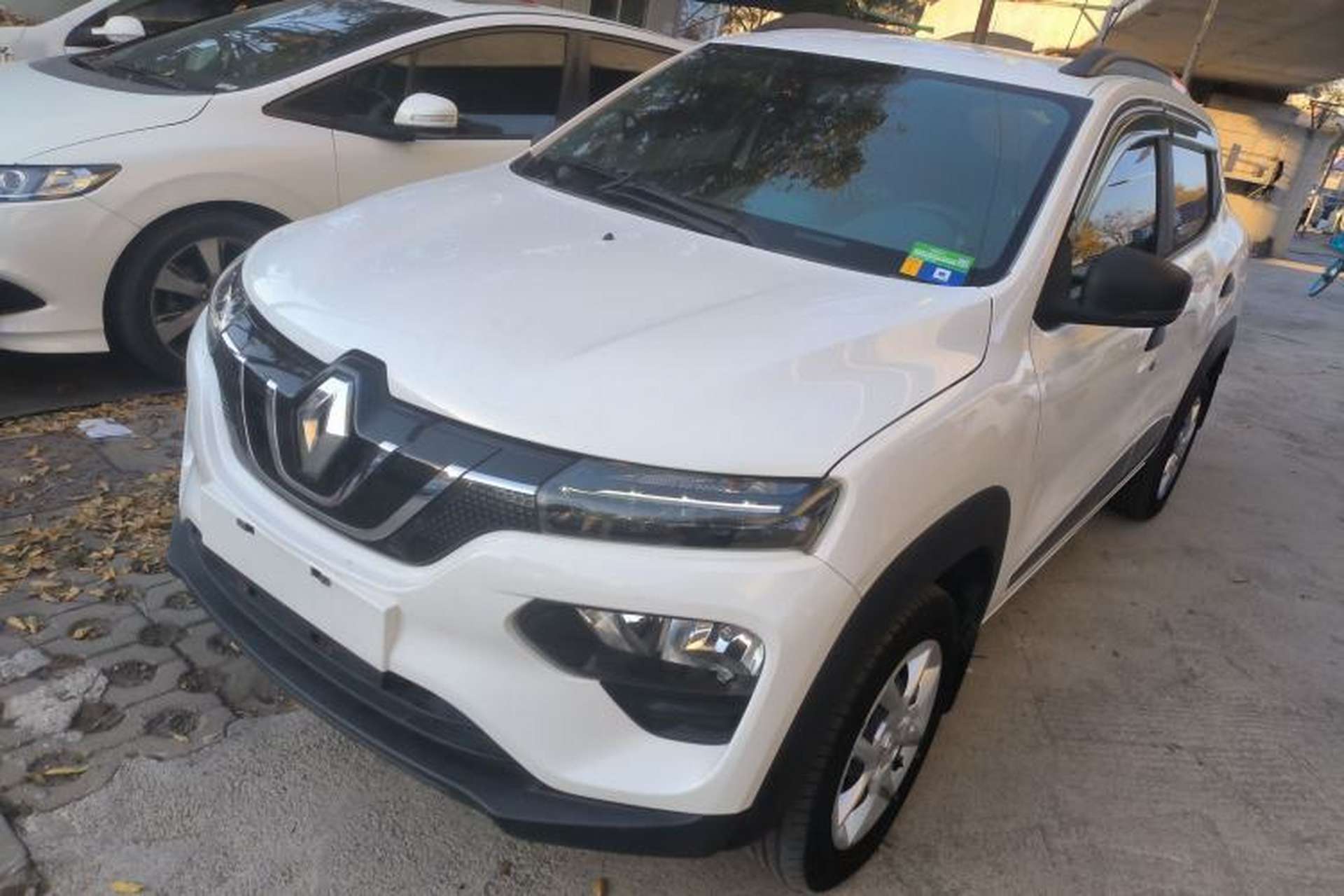 Used Renault E-Nuo 2019 e-Smart Model Front Left 45 Deg