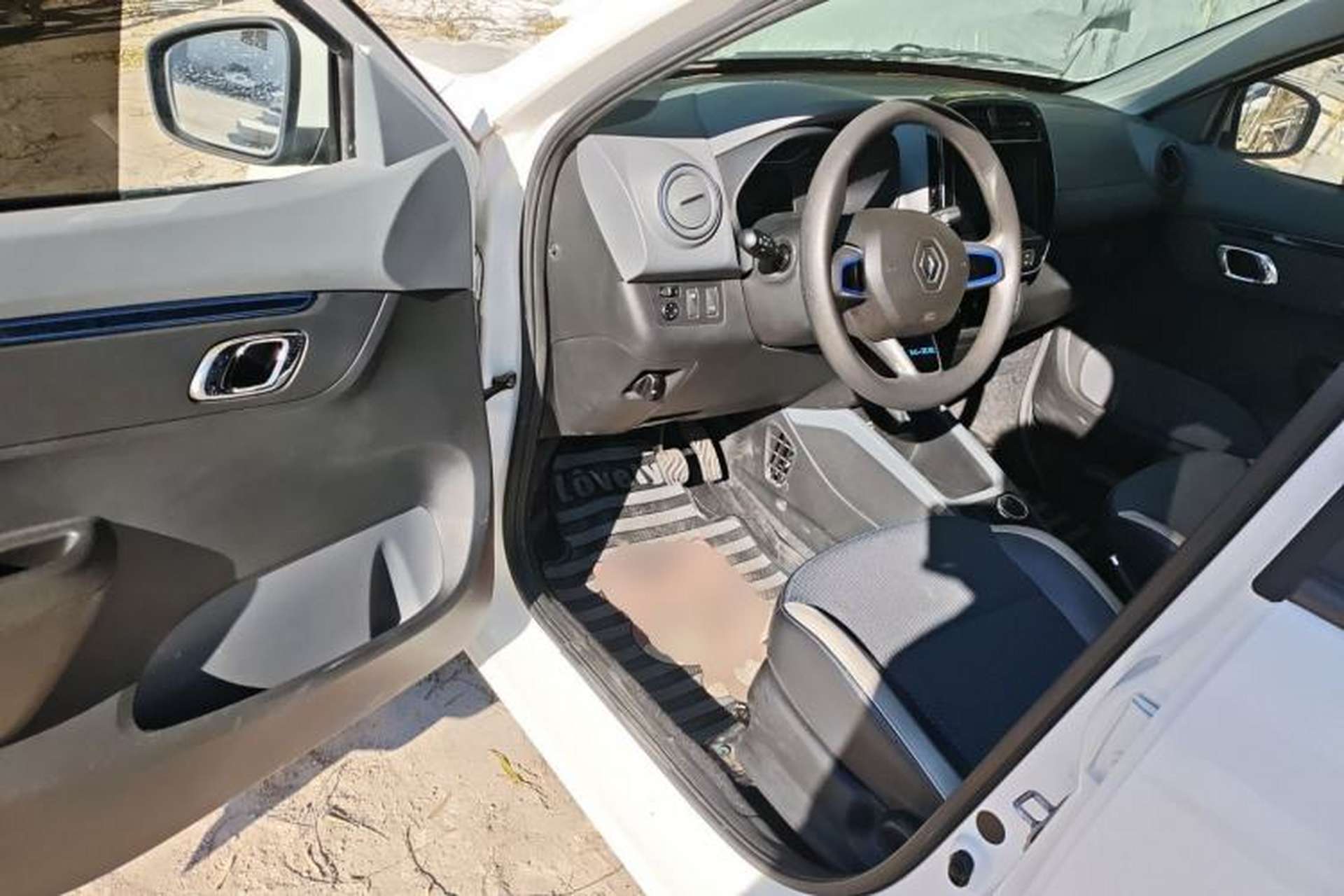 Used Renault E-Nuo 2019 e-Intelligent Model Interior 3