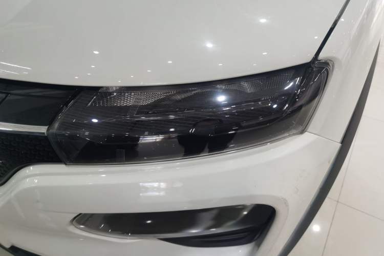Used Renault E-Nuo 2019 e-Smart Model Left Front Headlight