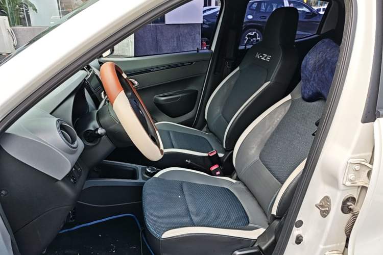 Used Renault E-Nuo 2019 e-Intelligent Model Left Front Seat