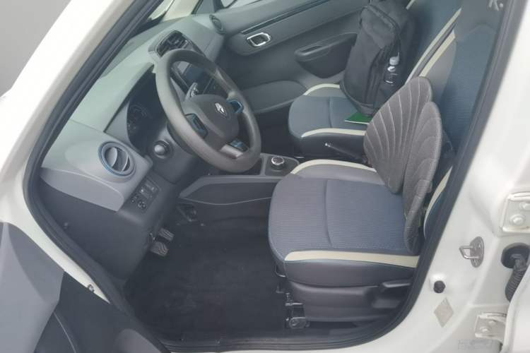 Used Renault E-Nuo 2019 e-Intelligent Model Left Front Seat