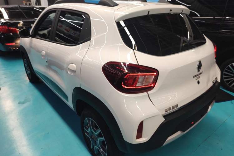 Used Renault E-Nuo 2019 e-Intelligent Model Left Side
