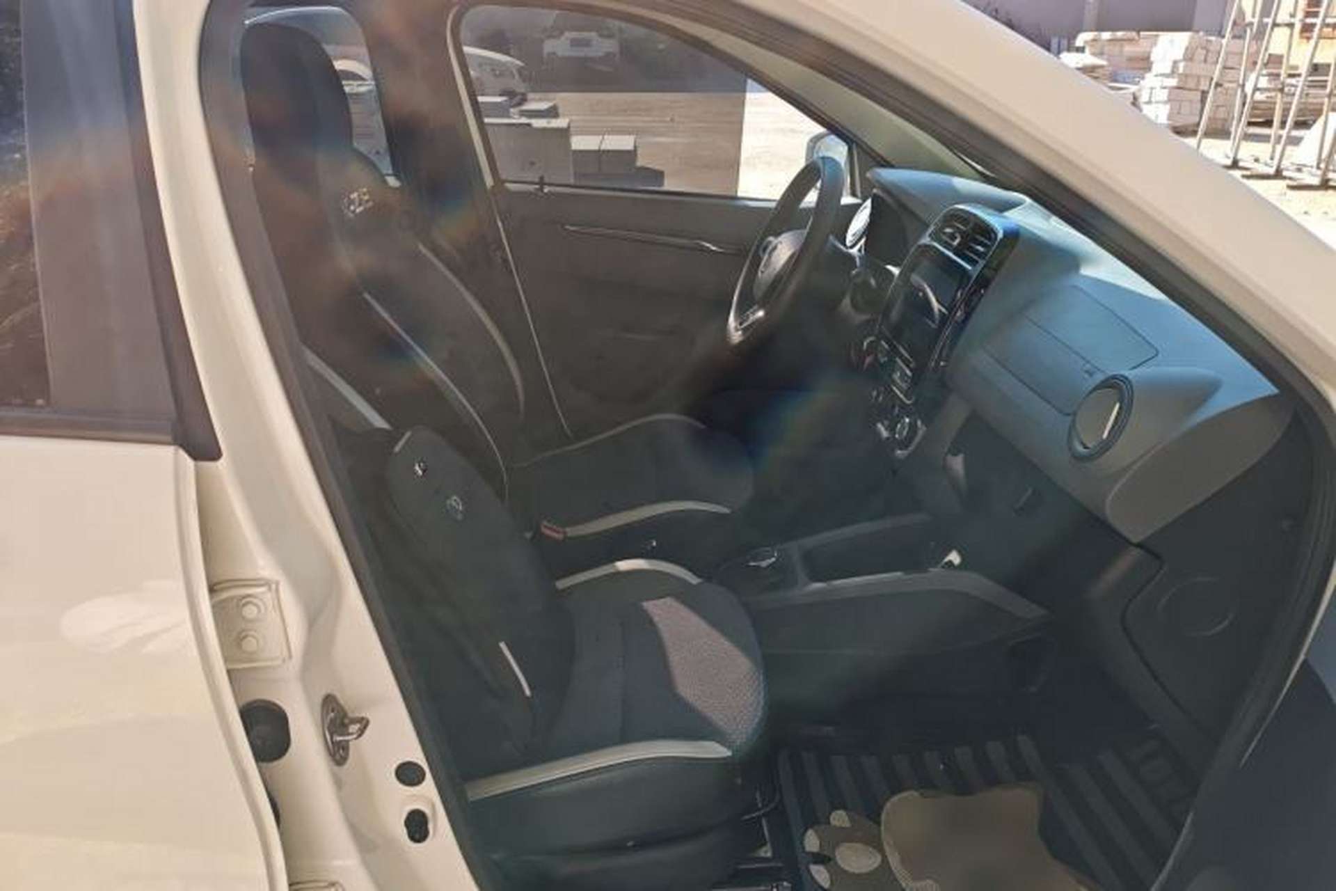 Used Renault E-Nuo 2019 e-Intelligent Model Right Front Seat