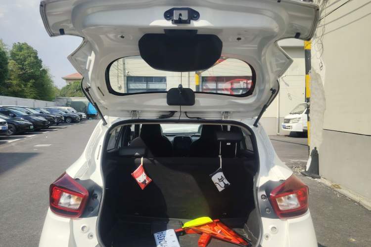 Used Renault E-Nuo 2019 e-Intelligent Model Trunk