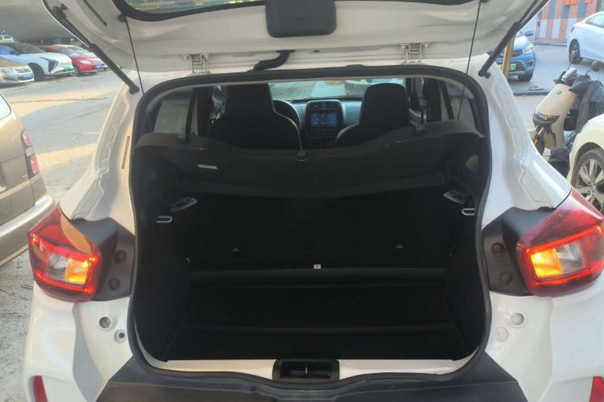 Used Renault E-Nuo 2019 e-Smart Model Trunk