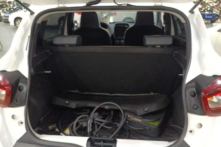 Used Renault E-Nuo 2019 e-Intelligent Model Trunk