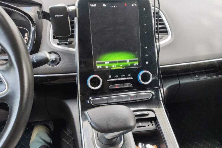 Used Renault Espace Classic 2018 TCe 300 Comfort Edition Audio And AC Panel