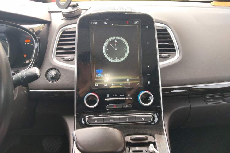 Used Renault Espace Classic 2018 TCe 300 Prestige Edition Audio And AC Panel