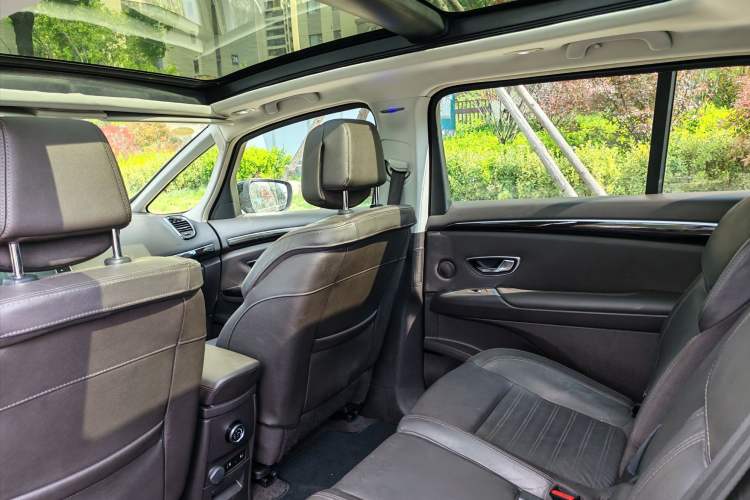 Used Renault Espace Classic 2018 TCe 300 Prestige Edition Interior 7