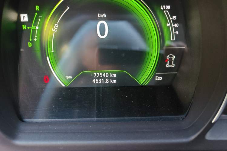 Used Renault Espace Classic 2018 TCe 300 Prestige Edition Odometer Close Up