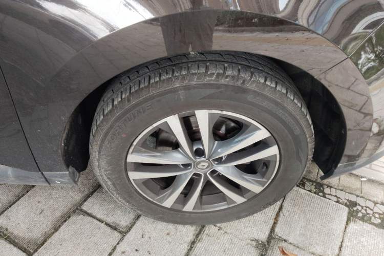 Used Renault Espace Classic 2018 TCe 300 Comfort Edition Right Front Wheel Hub