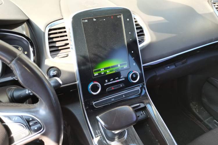 Used Renault Espace Classic 2018 TCe 300 Comfort Edition Audio And AC Panel