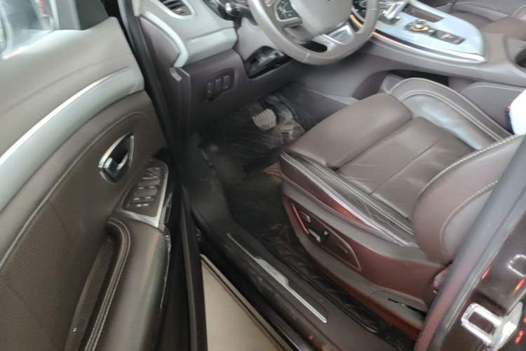 Used Renault Espace Classic 2018 TCe 300 Yason Paris Edition Driver Seat