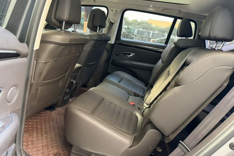 Used Renault Espace Classic 2018 TCe 300 Prestige Edition Interior 5