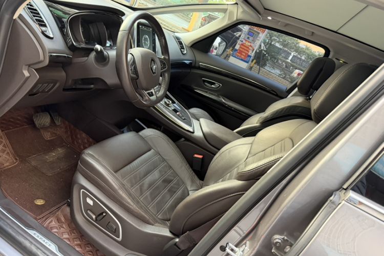 Used Renault Espace Classic 2018 TCe 300 Prestige Edition Interior 8