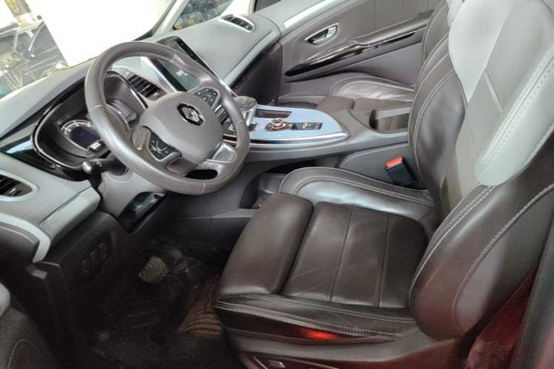Used Renault Espace Classic 2018 TCe 300 Yason Paris Edition Left Front Seat