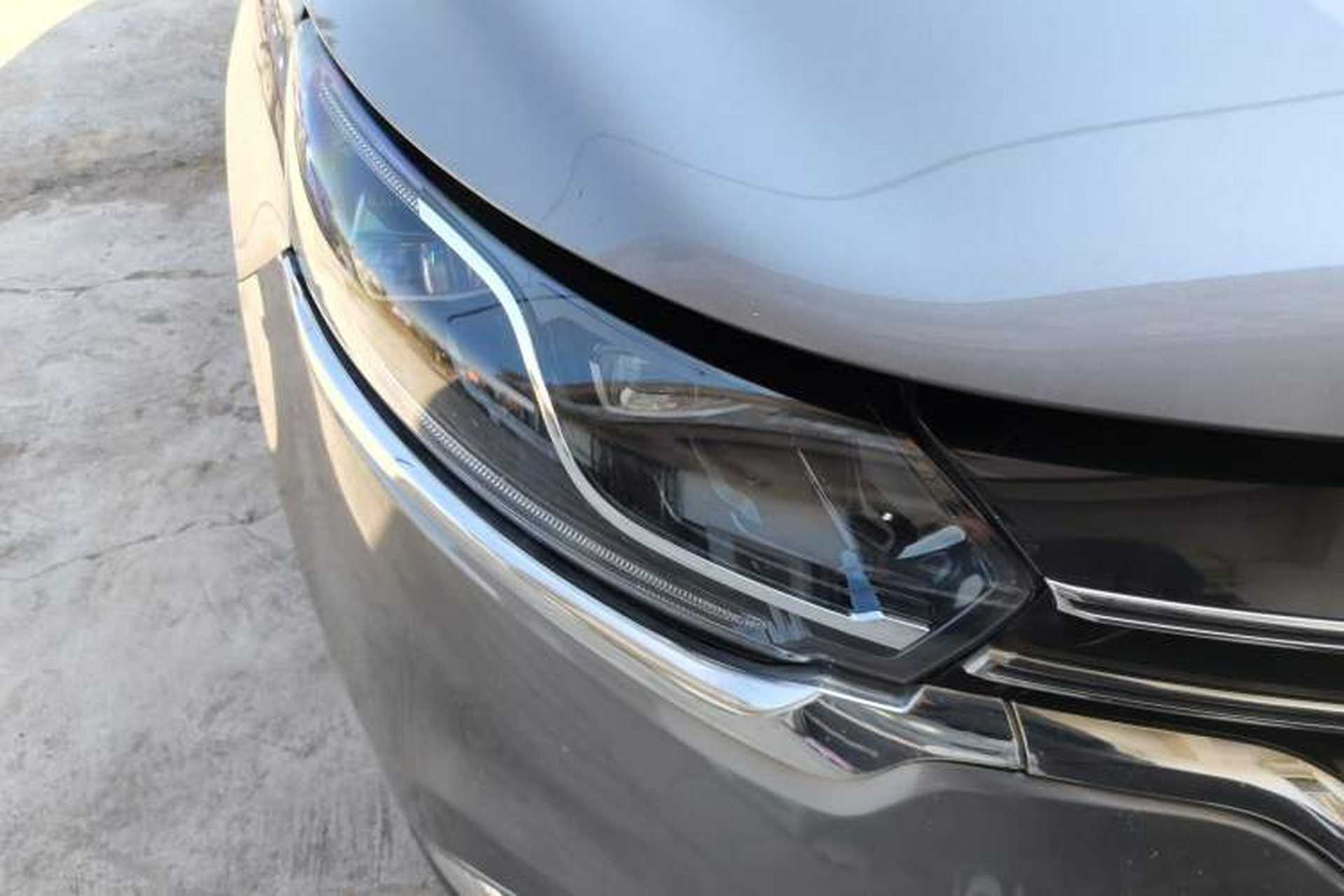 Used Renault Espace Classic 2018 TCe 300 Comfort Edition Right Front Headlight