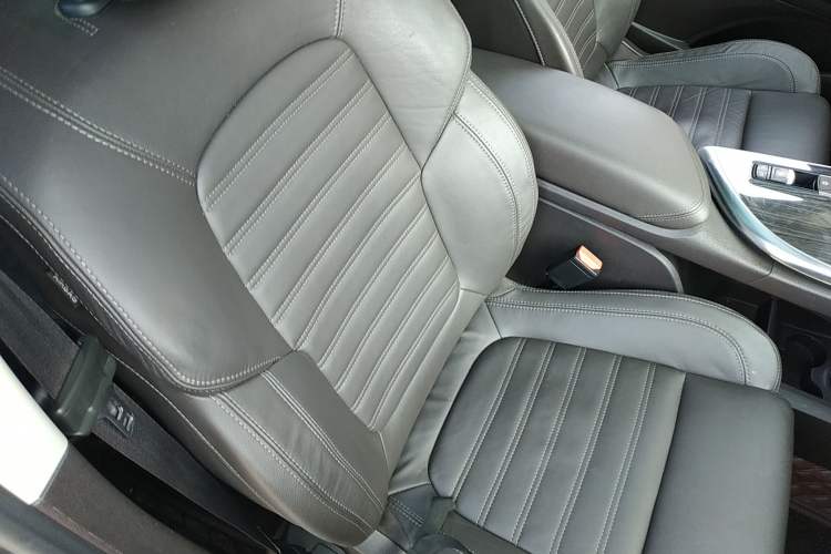Used Renault Espace Classic 2018 TCe 300 Prestige Edition Right Front Seat