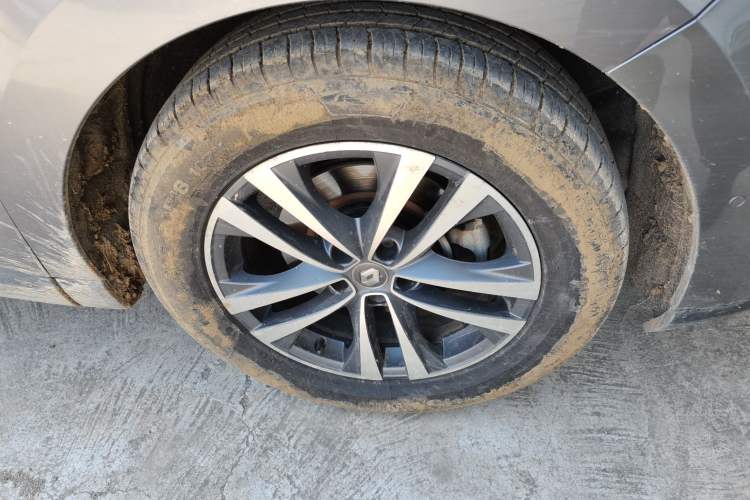 Used Renault Espace Classic 2018 TCe 300 Comfort Edition Right Front Wheel Hub