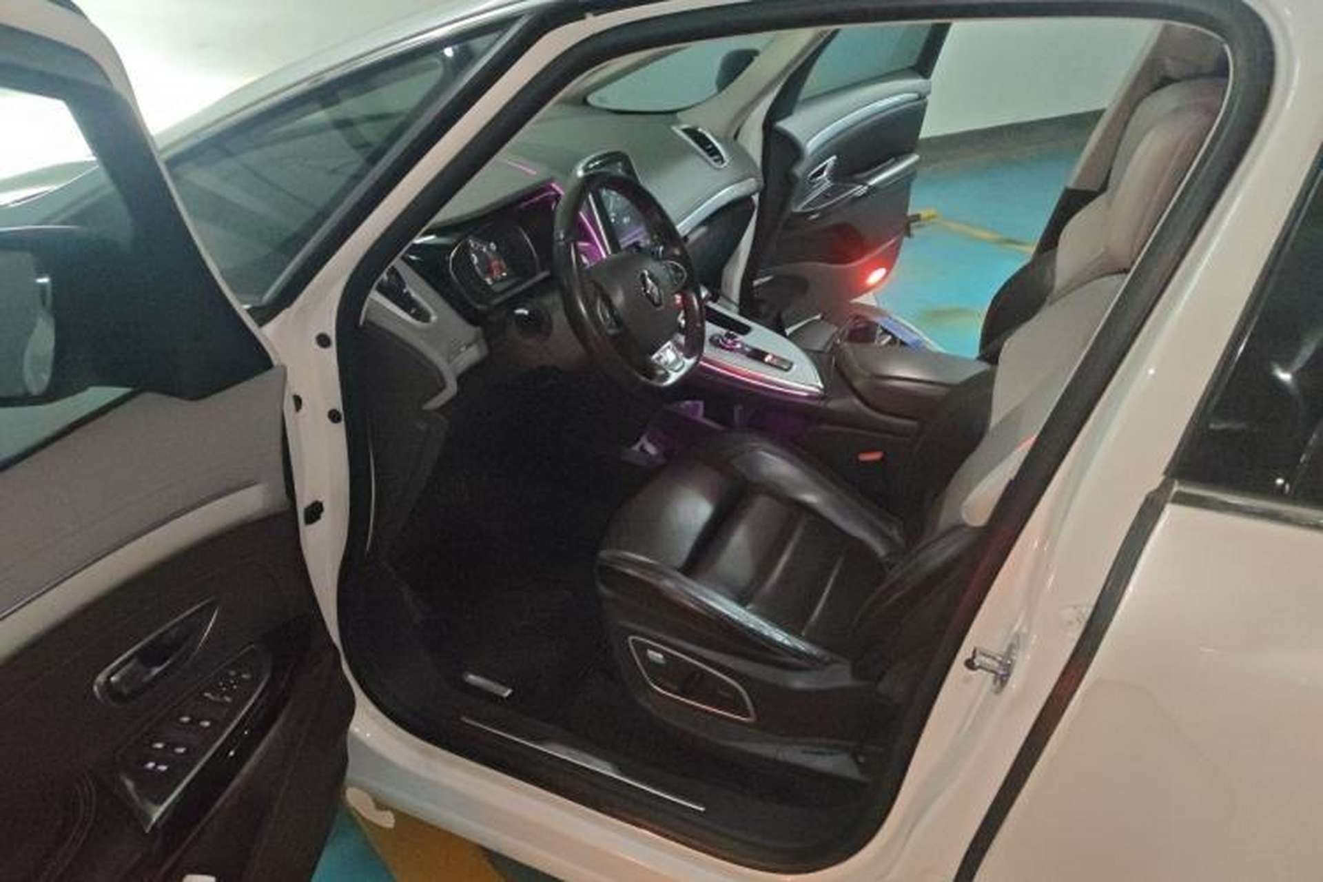 Used Renault Espace Classic 2018 TCe 300 Yason Paris Edition Driver Seat