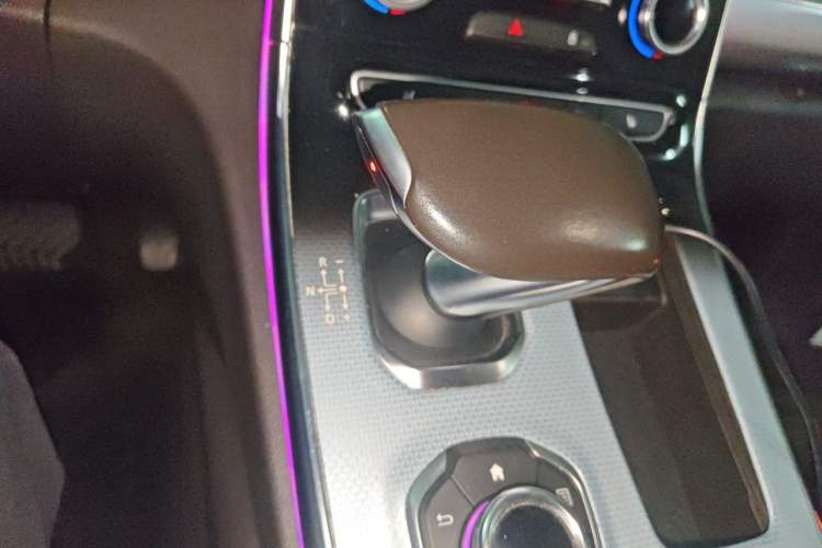 Used Renault Espace Classic 2018 TCe 300 Yason Paris Edition Gear Lever