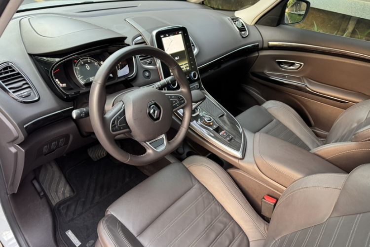 Used Renault Espace Classic 2018 TCe 300 Prestige Edition Interior 2