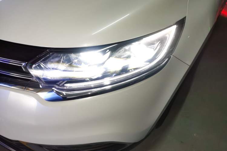 Used Renault Espace Classic 2018 TCe 300 Prestige Edition Left Front Headlight