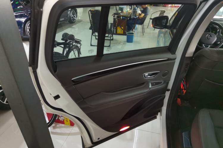 Used Renault Espace Classic 2018 TCe 300 Comfort Edition Left Rear Door Interior