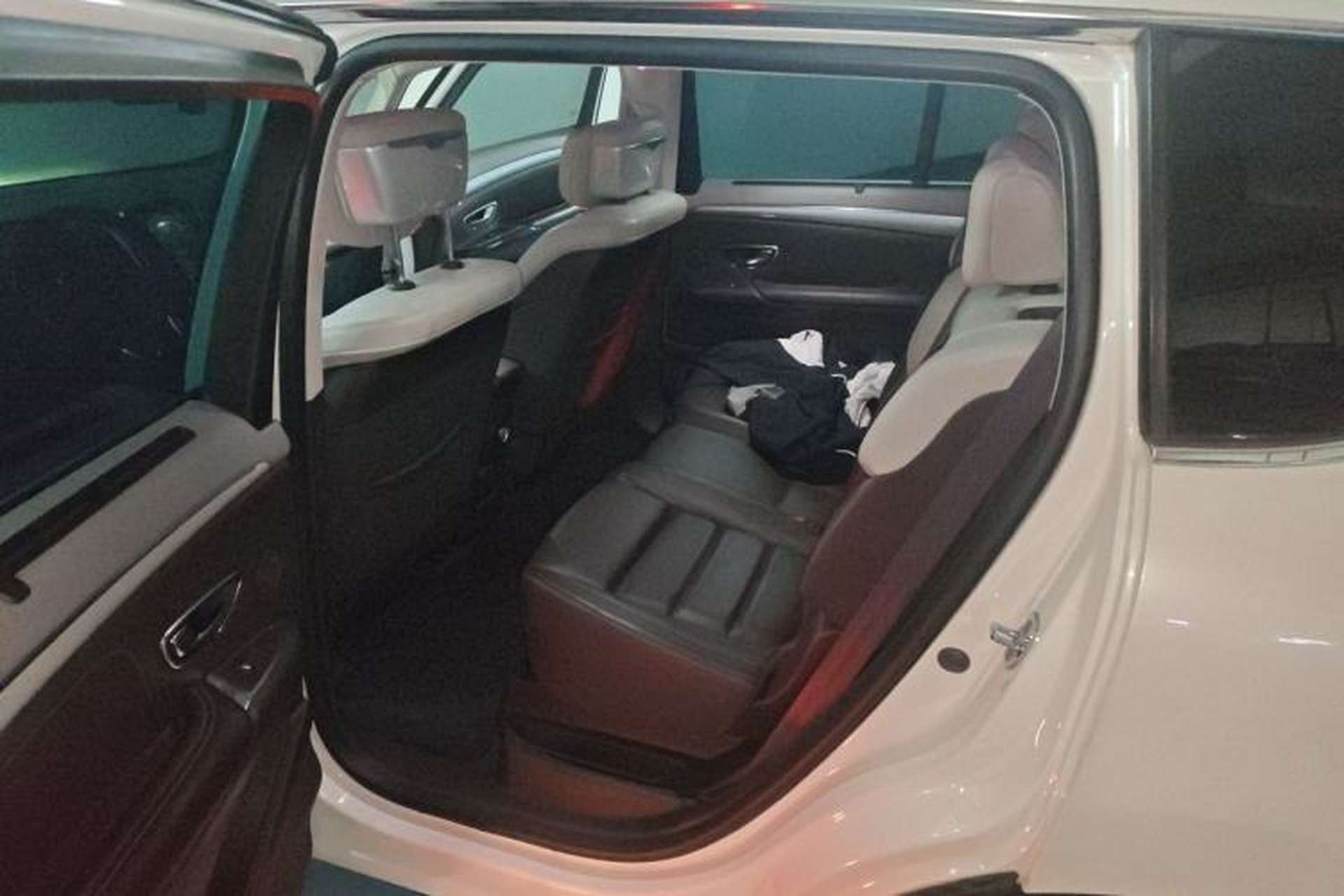 Used Renault Espace Classic 2018 TCe 300 Yason Paris Edition Left Rear Seat