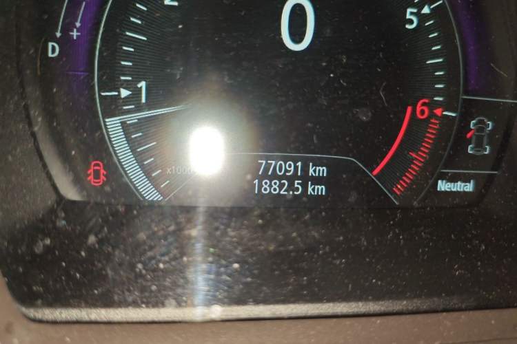 Used Renault Espace Classic 2018 TCe 300 Prestige Edition Odometer Close Up