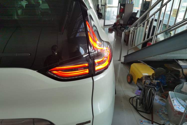 Used Renault Espace Classic 2018 TCe 300 Comfort Edition Right Rear Taillight