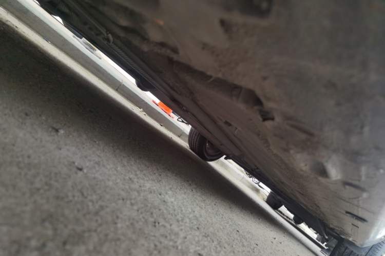 Used Renault Fluence 2011 2.0L Luxury Navigation Edition Chassis Front Left