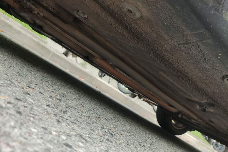 Used Renault Fluence 2011 2.0L Standard Edition Chassis Front Left