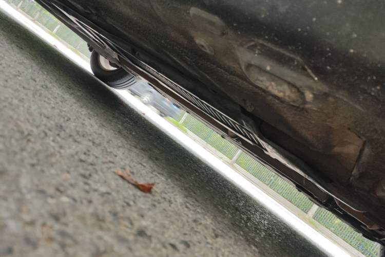 Used Renault Fluence 2011 2.0L Standard Edition Chassis Front Right