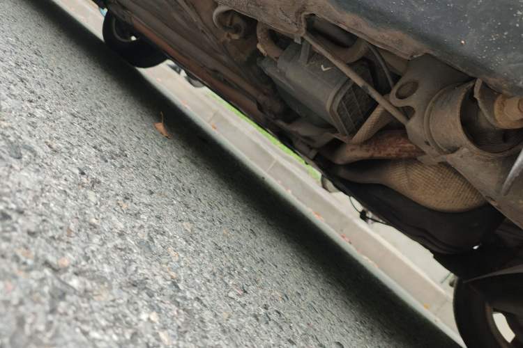 Used Renault Fluence 2011 2.0L Standard Edition Chassis Rear Left
