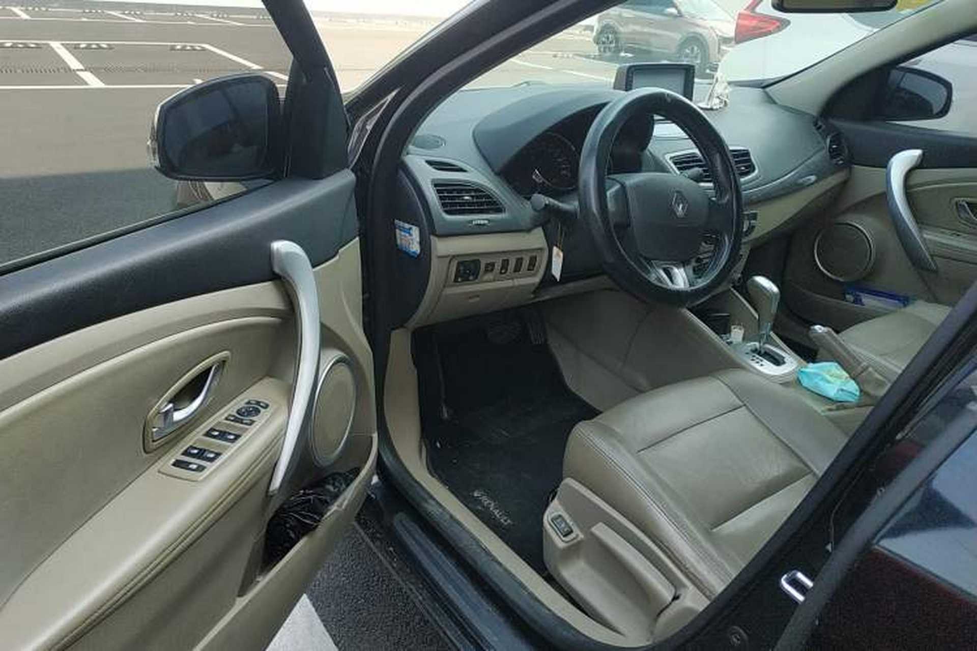Used Renault Fluence 2011 2.0L Fashion Edition Driver Seat