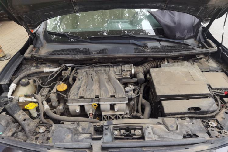 Used Renault Fluence 2011 2.0L Luxury Navigation Edition Engine Bay