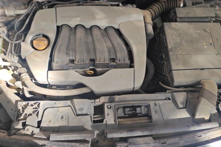Used Renault Fluence 2011 2.0L Fashion Edition Engine Bay