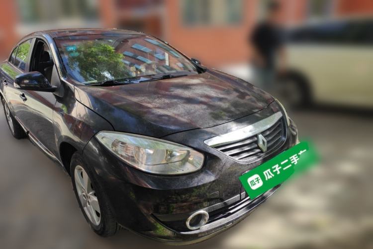 Used Renault Fluence 2011 2.0L Fashion Edition Front Right 45 Deg