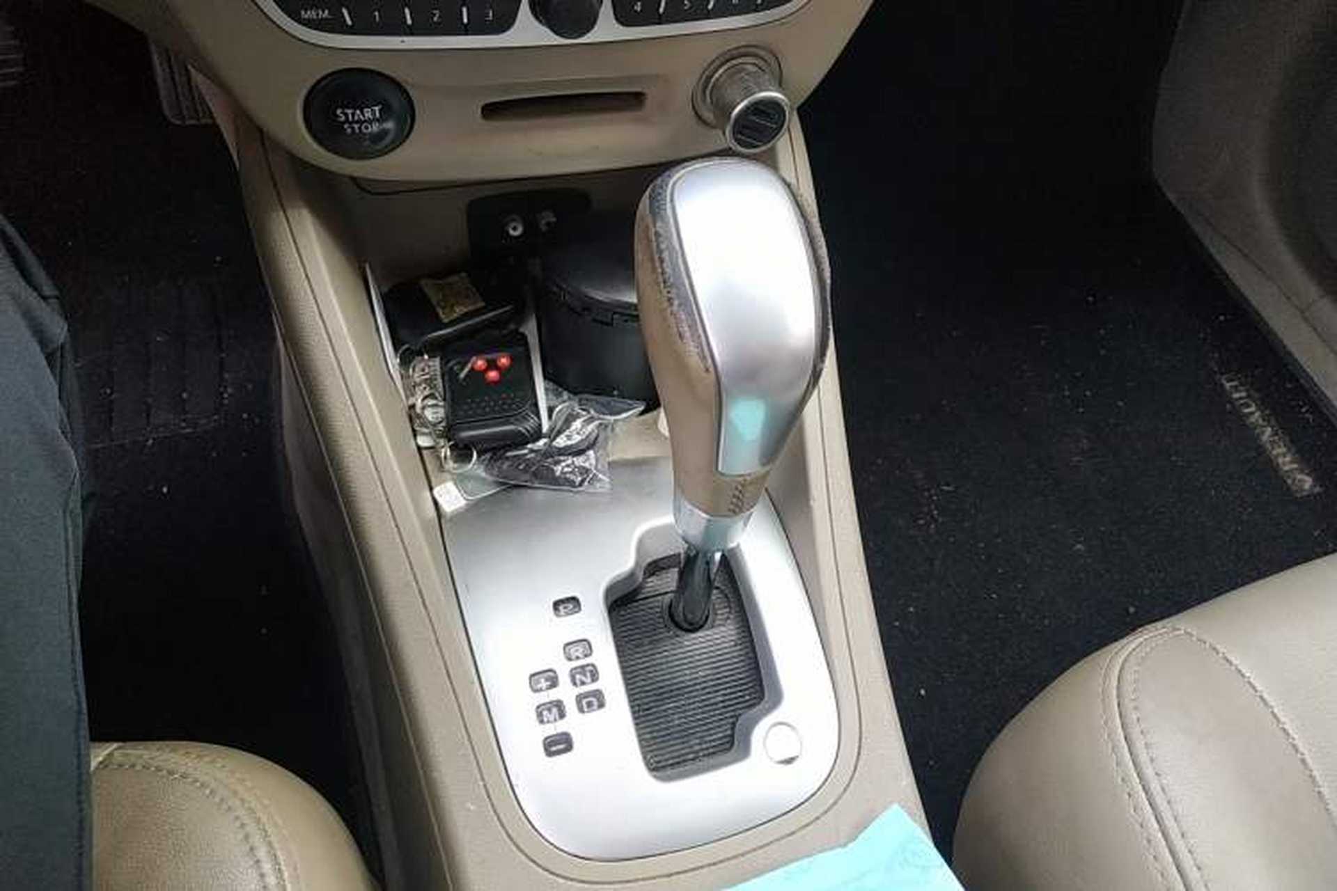 Used Renault Fluence 2011 2.0L Fashion Edition Gear Lever