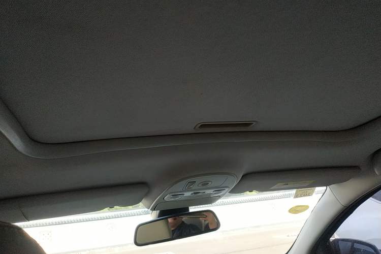 Used Renault Fluence 2011 2.0L Fashion Edition Headliner