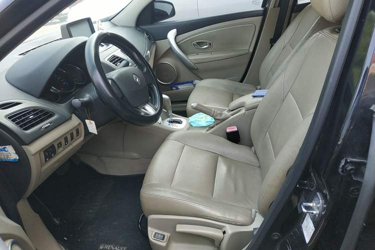 Used Renault Fluence 2011 2.0L Fashion Edition Left Front Seat