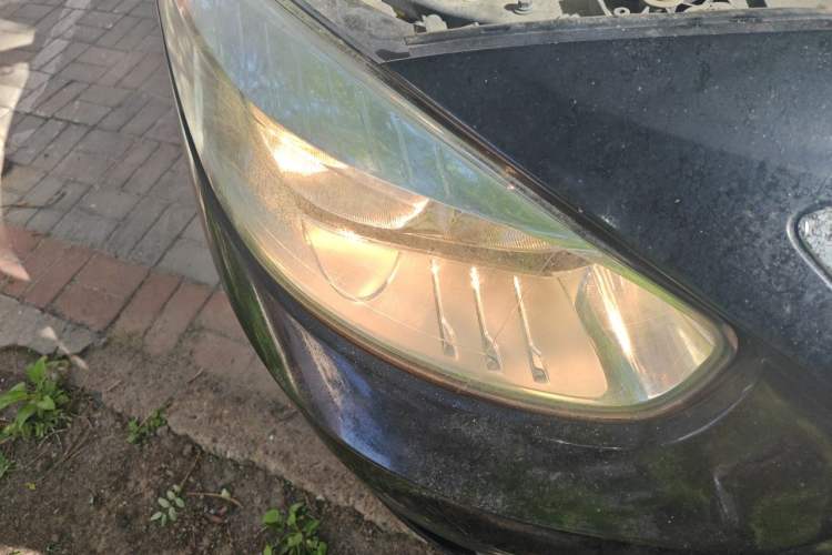 Used Renault Fluence 2011 2.0L Fashion Edition Right Front Headlight