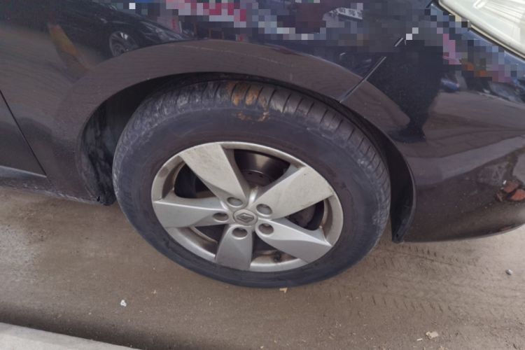 Used Renault Fluence 2011 2.0L Luxury Navigation Edition Right Front Wheel Hub